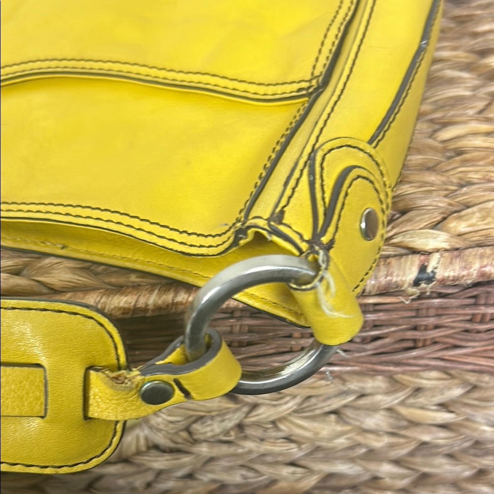 Vintage Hype Yellow Leather Shoulder Bag - Picture 6 of 9